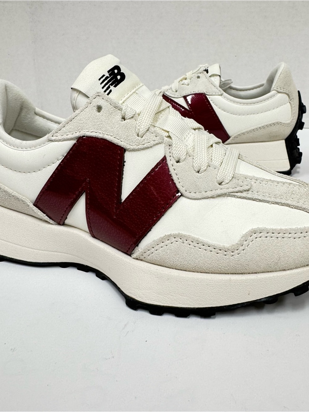 [HOLD for jcaro] New Balance Women’s Sneakers 327JWC size 7 - Like New